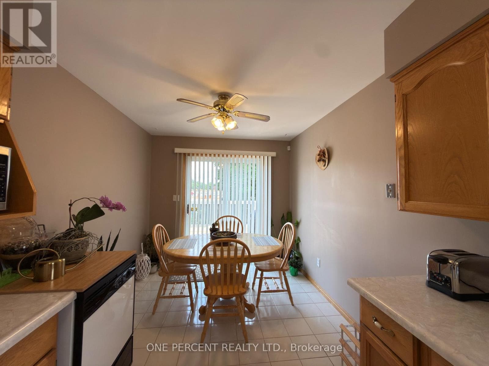 Single Family at 7476 Monastery Drive, Niagara Falls (Mt. Carmel), Ontario - Photo 4 - RE/MAX Garden City Realty