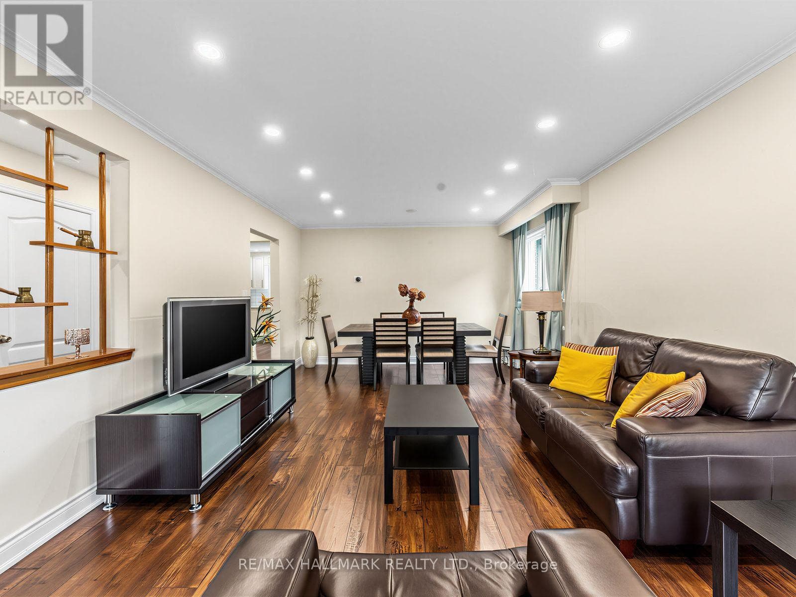 Single Family at 41 Woodville Avenue, Toronto (Broadview North), Ontario - Photo 7 - RE/MAX Garden City Realty