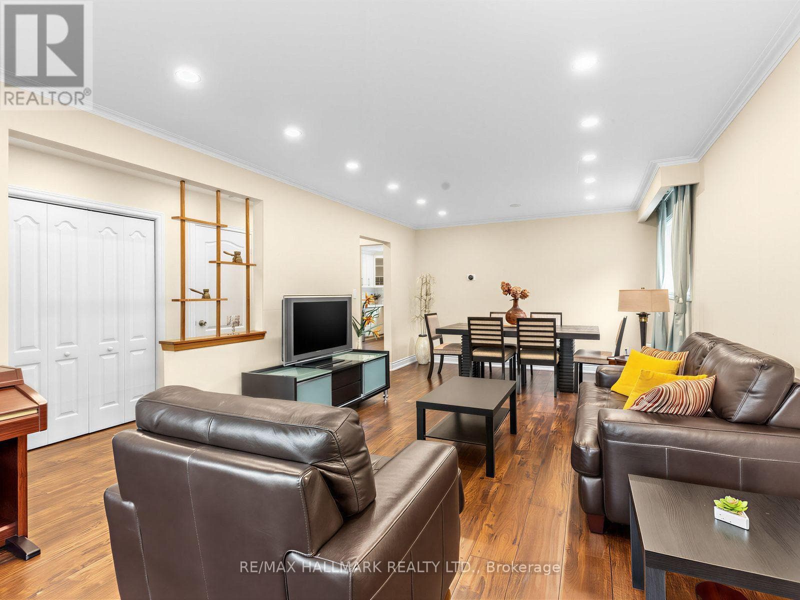 Single Family at 41 Woodville Avenue, Toronto (Broadview North), Ontario - Photo 8 - RE/MAX Garden City Realty