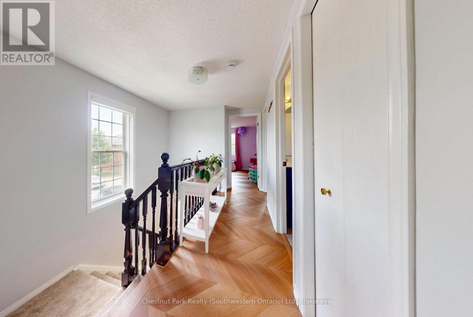 Single Family at 124 Gosling Gardens, Guelph (Clairfields/Hanlon Business Park), Ontario - Photo 10 - RE/MAX Garden City Realty