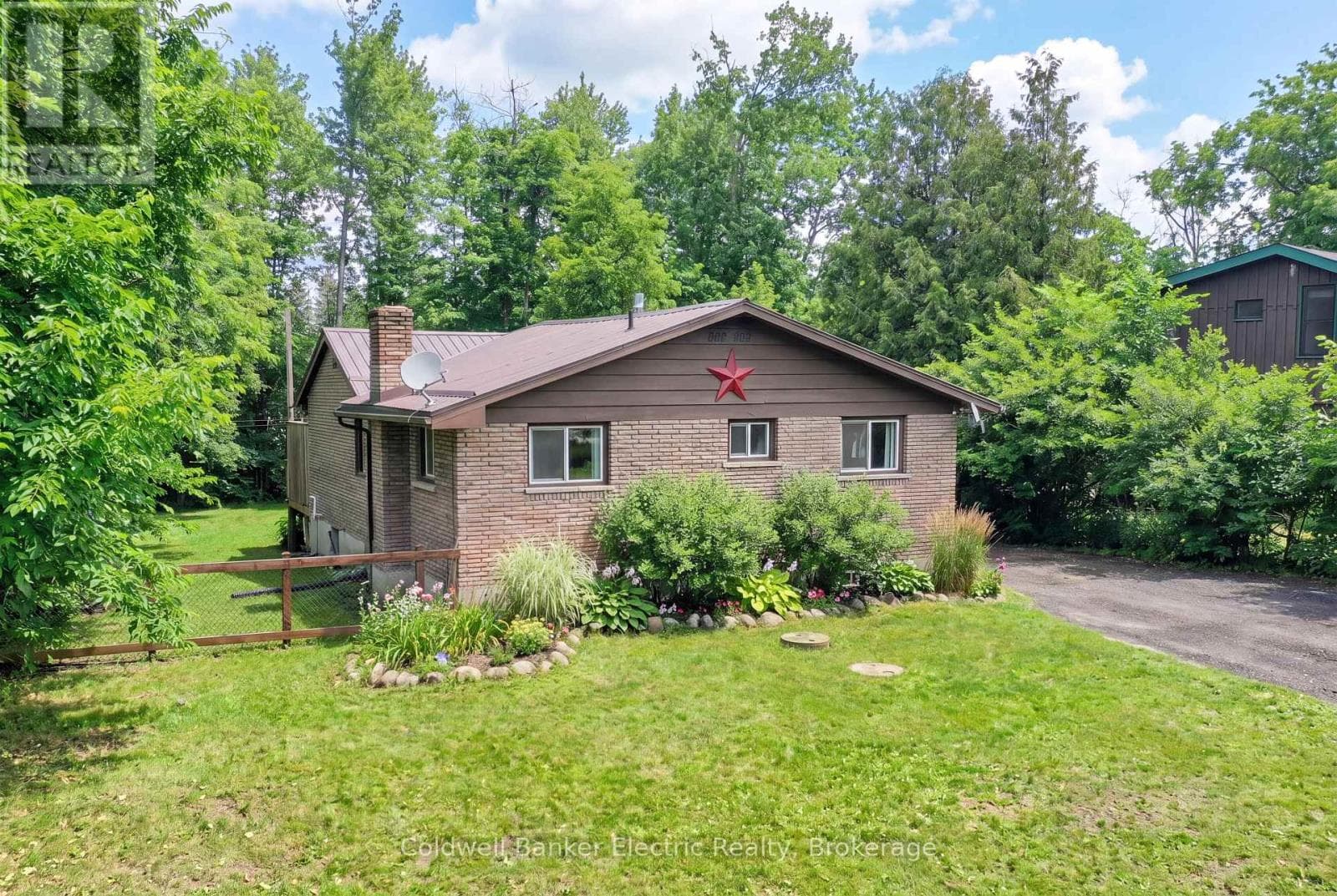 30 Woods Avenue