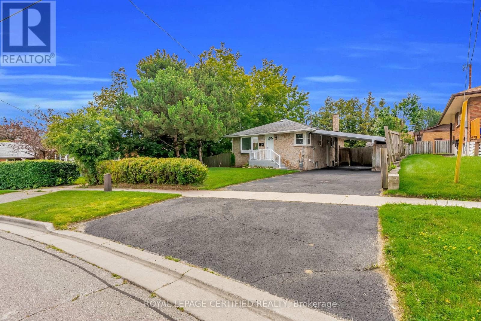 Multi-family at 301 Geneva Avenue, Oshawa (Lakeview), Ontario - Photo 3 - RE/MAX Garden City Realty