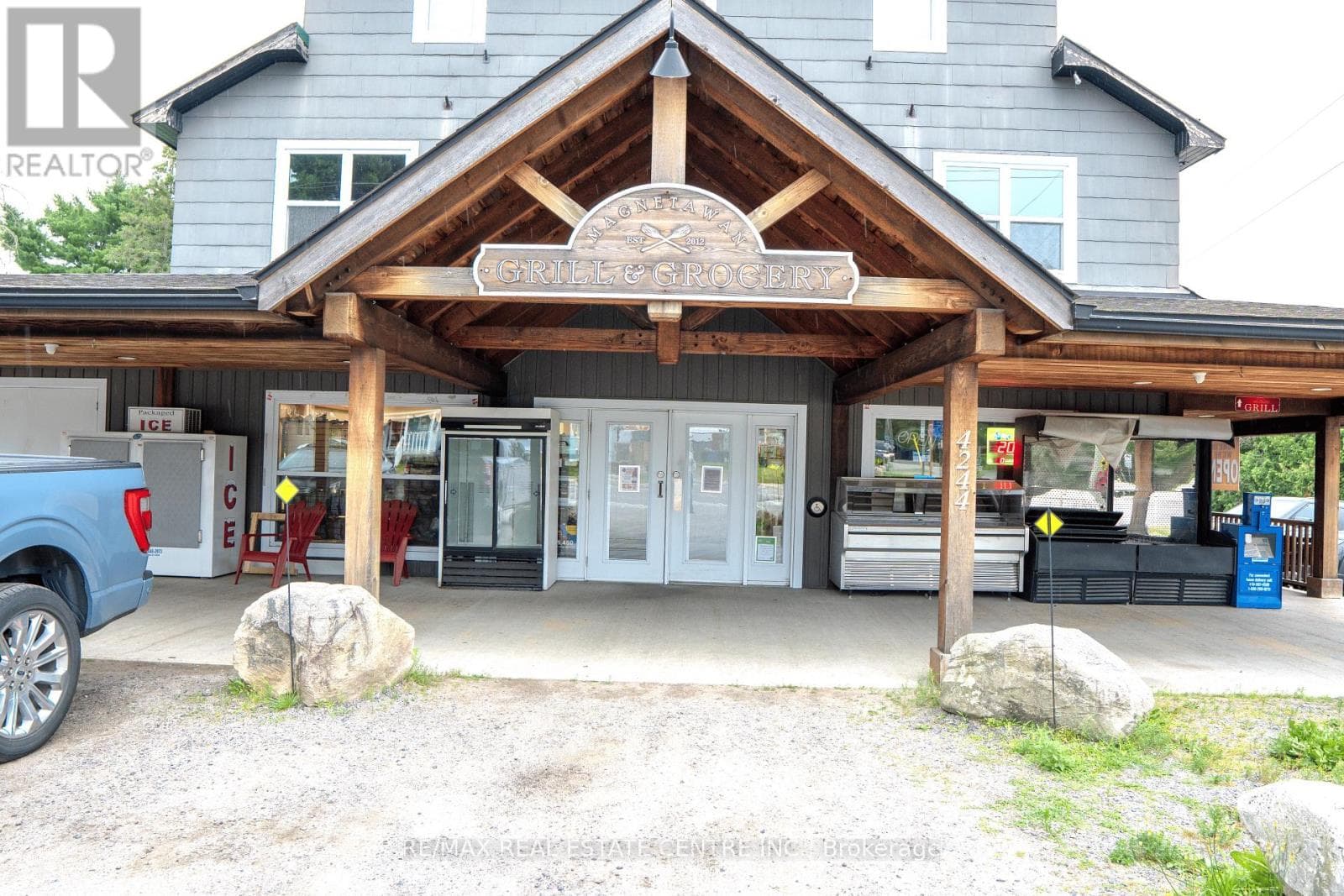 4244 Highway 520