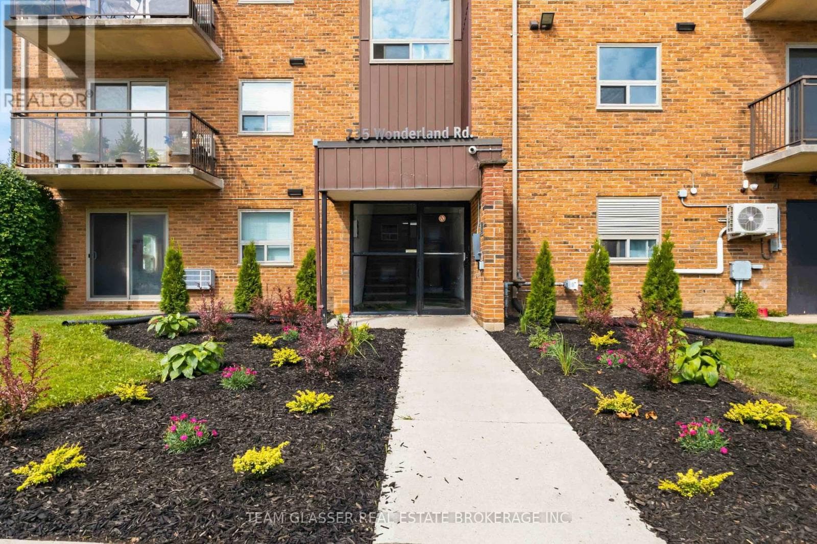 212- 735 Wonderland Road
