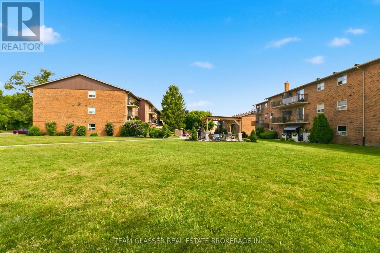 Single Family at 212- 735 Wonderland Road, London South (South M), Ontario - Photo 10 - RE/MAX Garden City Realty