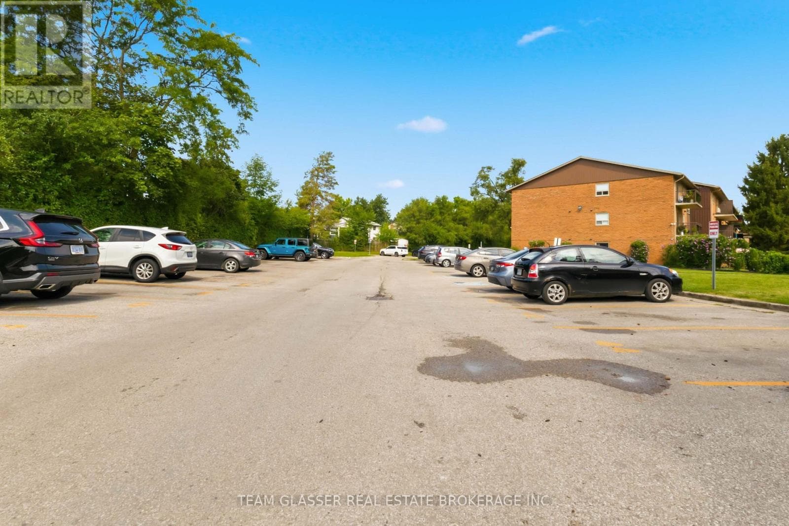 Single Family at 212- 735 Wonderland Road, London South (South M), Ontario - Photo 9 - RE/MAX Garden City Realty