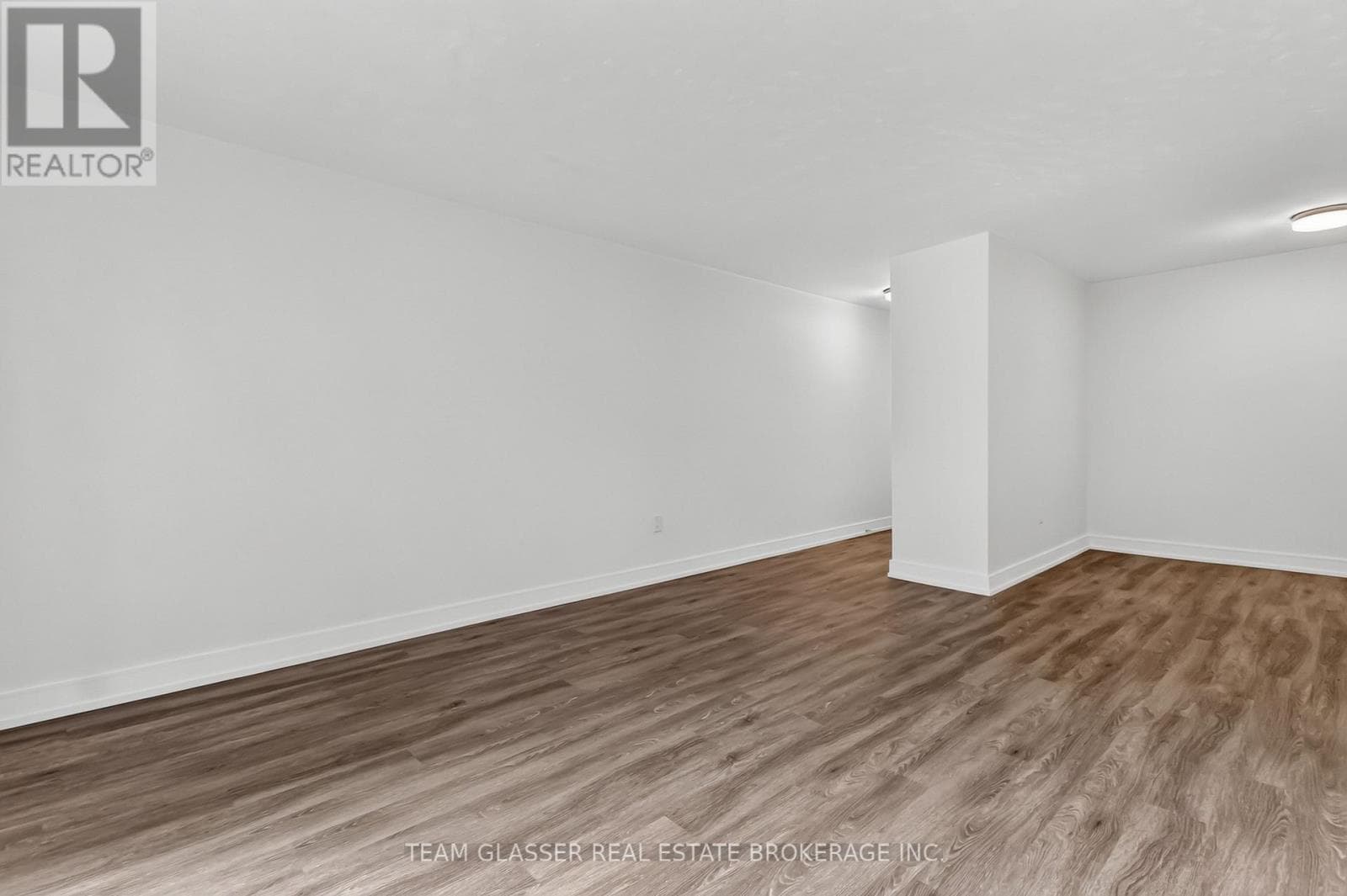 Single Family at 302- 735 Wonderland Road, London South (South M), Ontario - Photo 6 - RE/MAX Garden City Realty