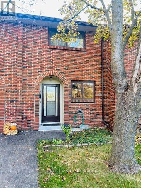 #20- 41 Rhonda Road