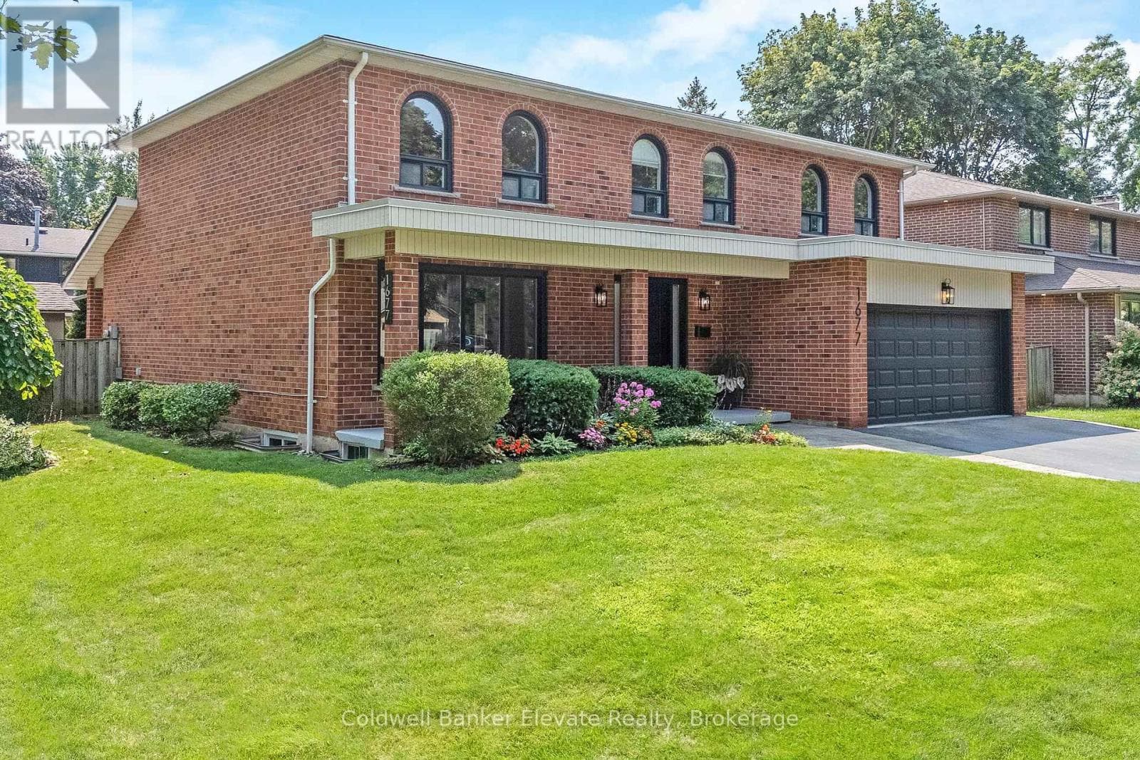 Single Family at 1677 Sherwood Forrest Circle, Mississauga (Sheridan), Ontario - Photo 2 - RE/MAX Garden City Realty