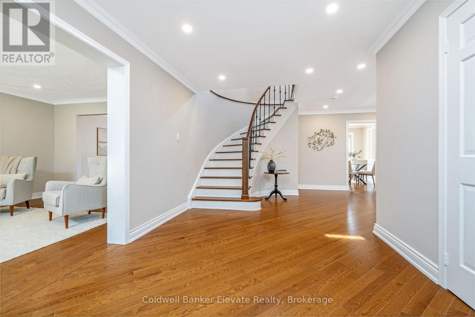 Single Family at 1677 Sherwood Forrest Circle, Mississauga (Sheridan), Ontario - Photo 5 - RE/MAX Garden City Realty