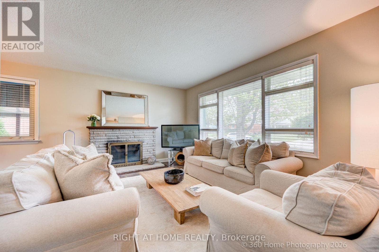 Single Family at 1493 Constance Drive, Oakville (MO Morrison), Ontario - Photo 6 - RE/MAX Garden City Realty