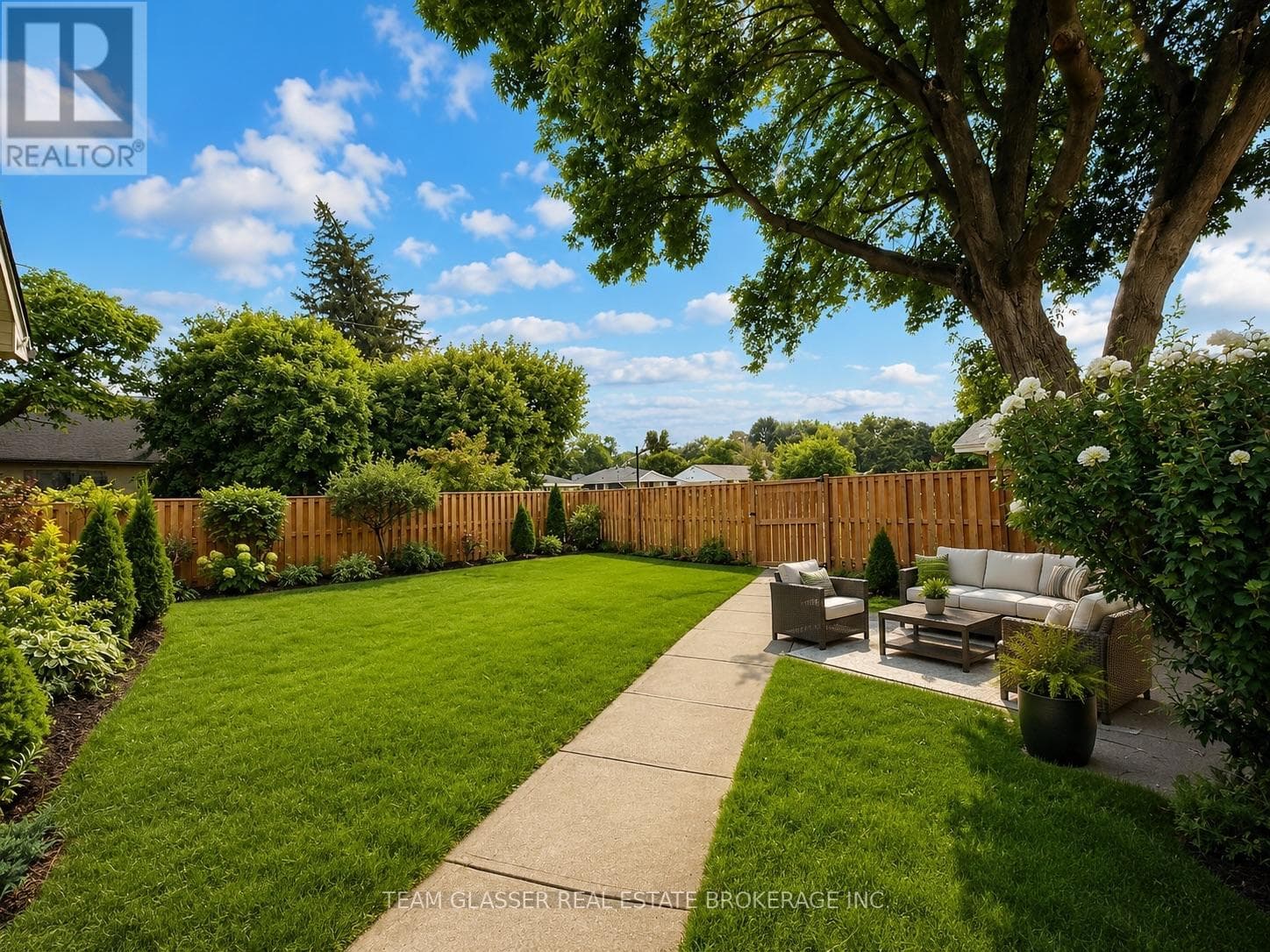 Single Family at 63 ELLIOTT Street, London East (East C), Ontario - Photo 3 - RE/MAX Garden City Realty
