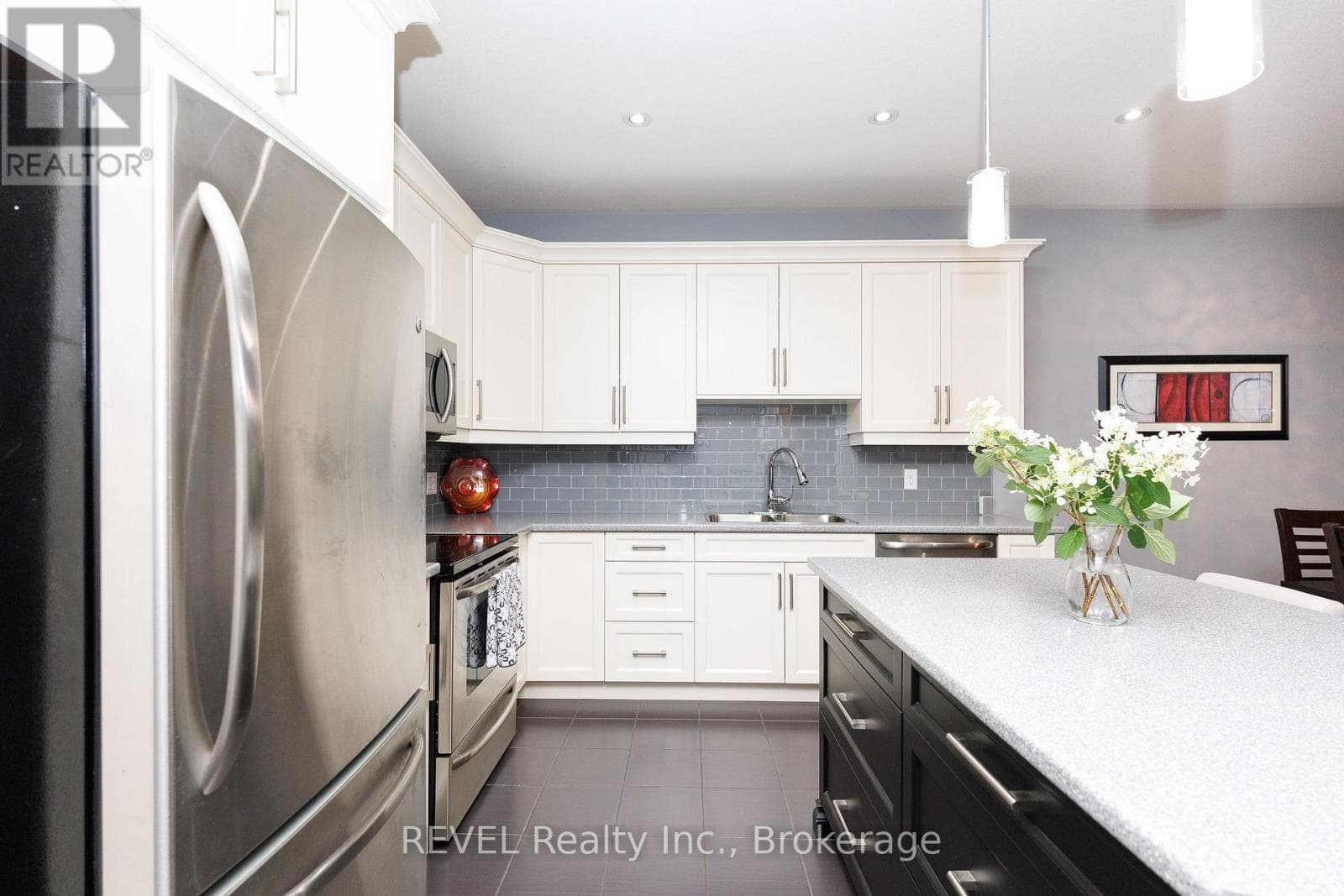 Single Family at 3- 4399 Montrose Road, Niagara Falls (Ascot), Ontario - Photo 6 - RE/MAX Garden City Realty