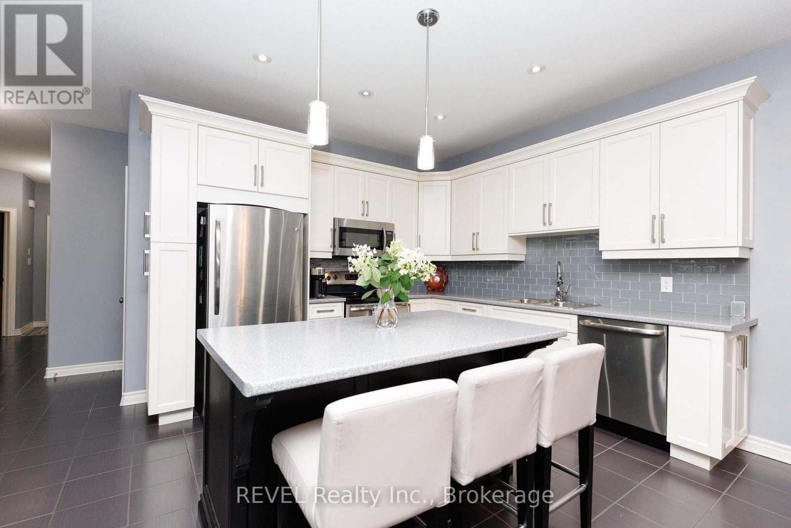 Single Family at 3- 4399 Montrose Road, Niagara Falls (Ascot), Ontario - Photo 7 - RE/MAX Garden City Realty