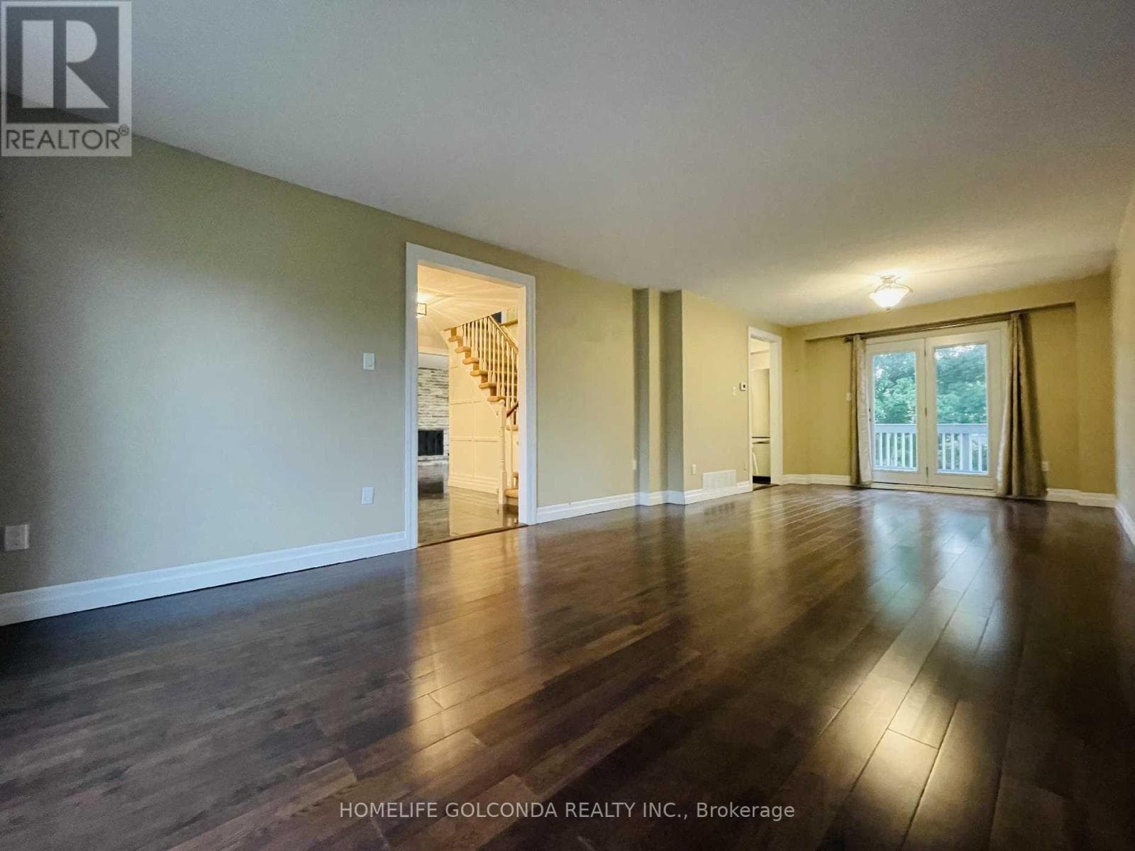 Single Family at 909 Ferndale Crescent, Newmarket (Gorham-College Manor), Ontario - Photo 4 - RE/MAX Garden City Realty