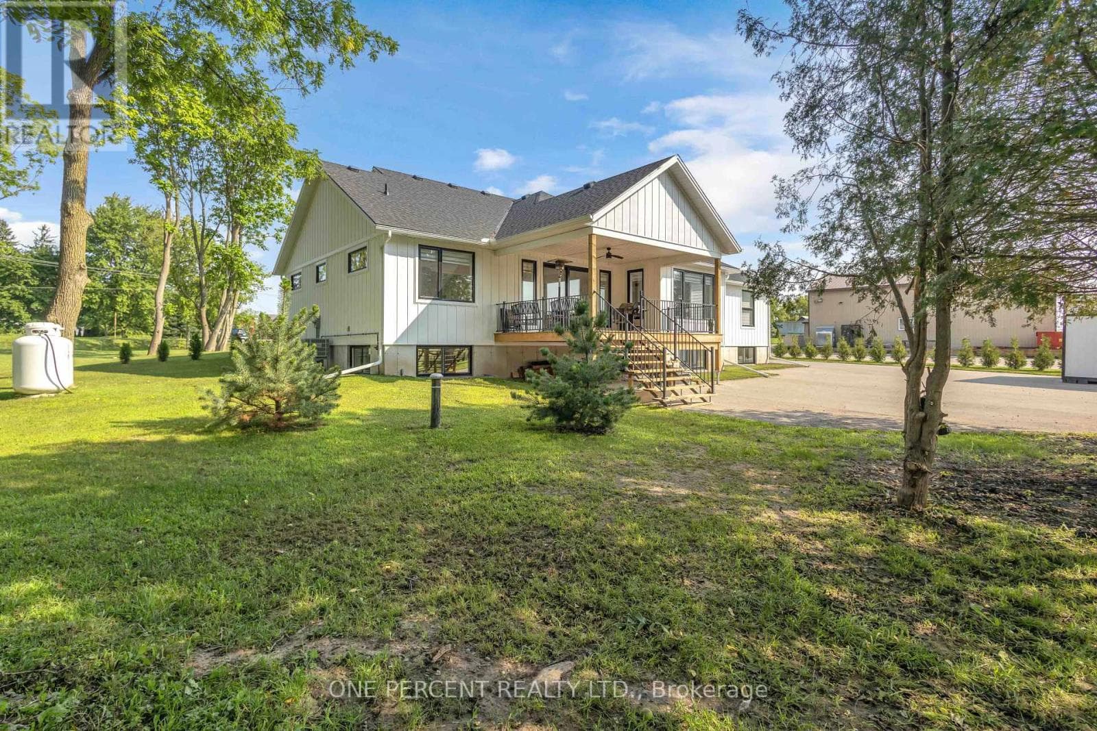 Single Family at , , ON - Photo 4 - RE/MAX Garden City Realty