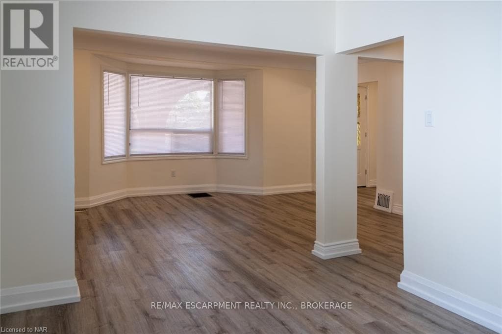 Multi-family at Upper- 359 QUEENSDALE Avenue, Hamilton (Inch Park), Ontario - Photo 6 - RE/MAX Garden City Realty