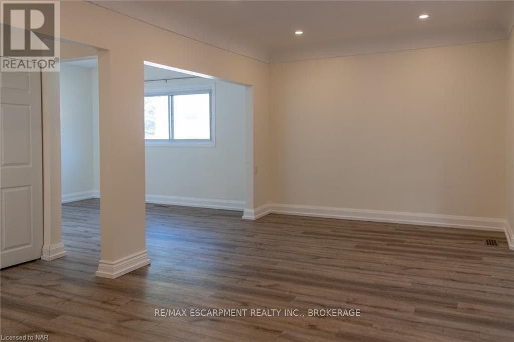 Multi-family at Upper- 359 QUEENSDALE Avenue, Hamilton (Inch Park), Ontario - Photo 7 - RE/MAX Garden City Realty