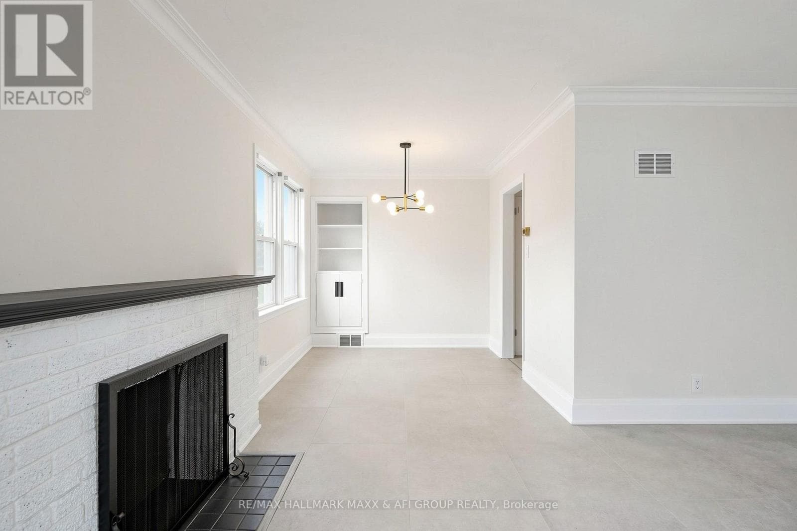 Single Family at 25 Harding Boulevard, Richmond Hill (Harding), Ontario - Photo 6 - RE/MAX Garden City Realty