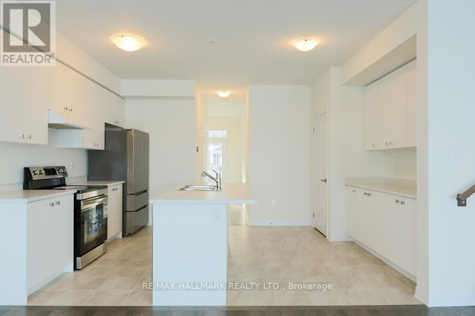 Single Family at 58 Masters Street, Welland (Dain City), Ontario - Photo 3 - RE/MAX Garden City Realty