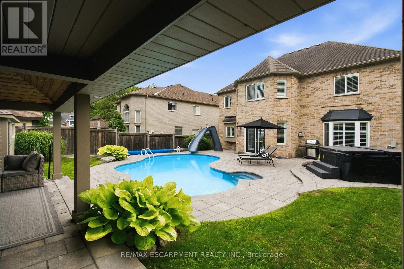 Single Family at 150 DAVIDSON Boulevard, Hamilton (Dundas), Ontario - Photo 2 - RE/MAX Garden City Realty