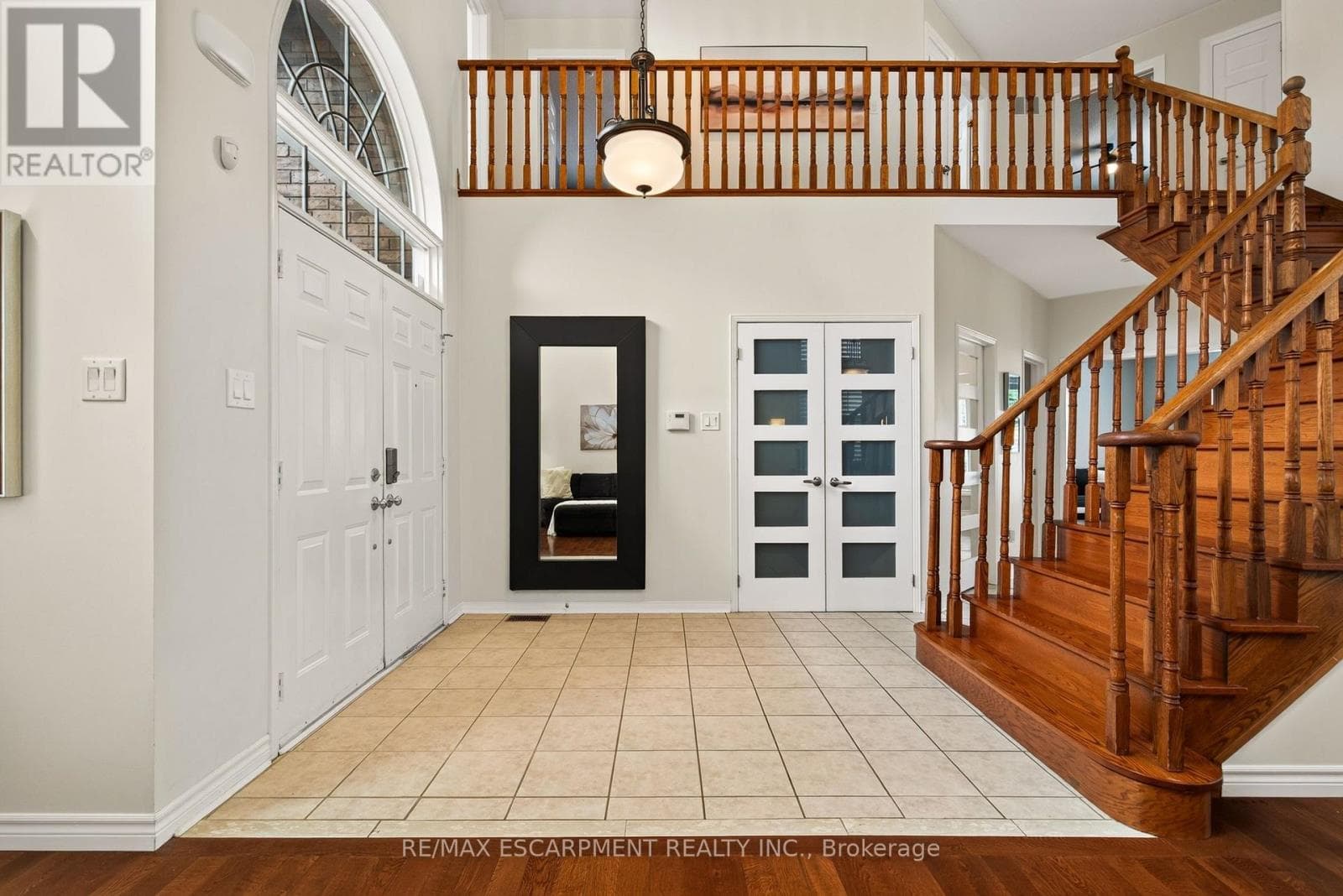 Single Family at 150 DAVIDSON Boulevard, Hamilton (Dundas), Ontario - Photo 3 - RE/MAX Garden City Realty