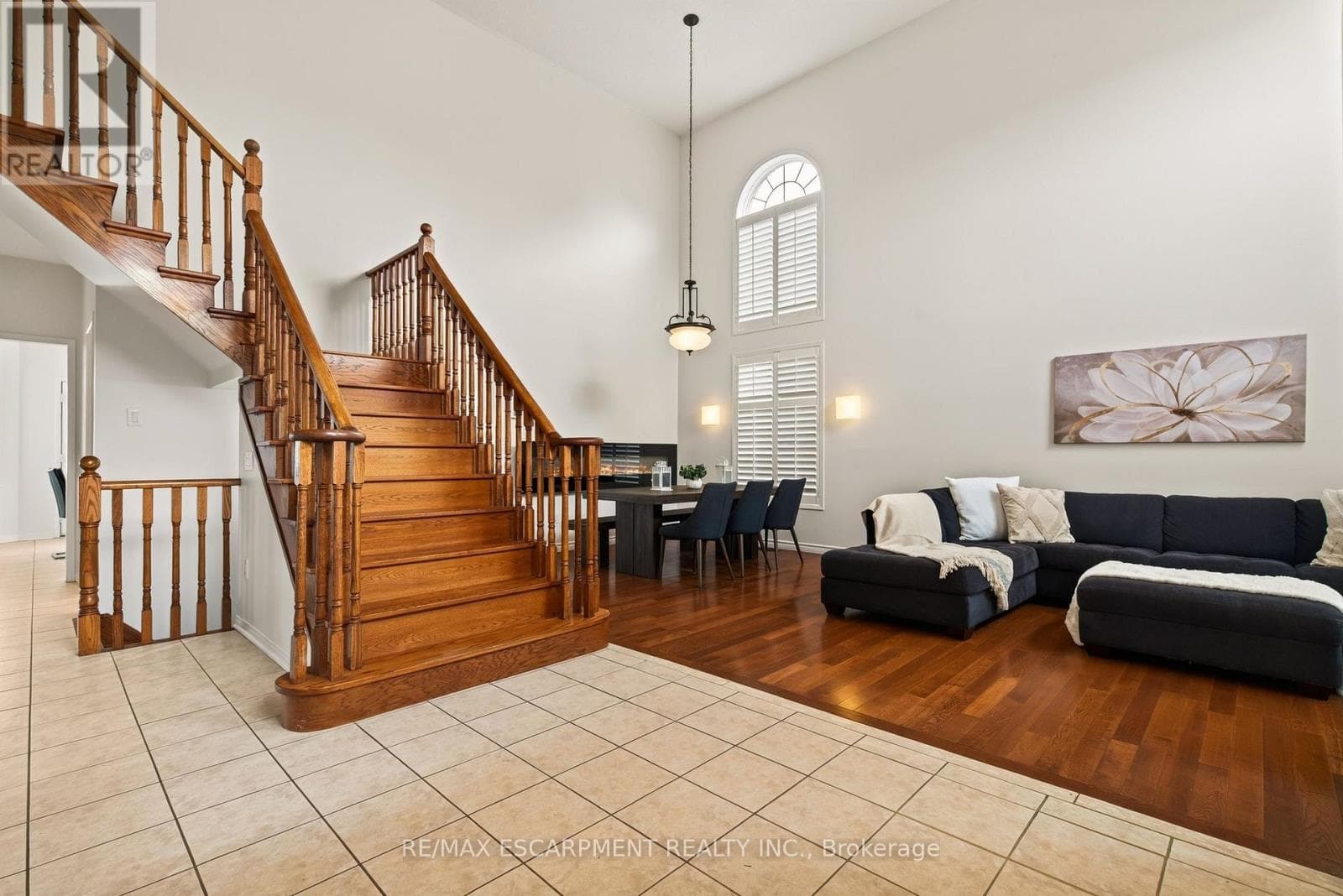 Single Family at 150 DAVIDSON Boulevard, Hamilton (Dundas), Ontario - Photo 4 - RE/MAX Garden City Realty