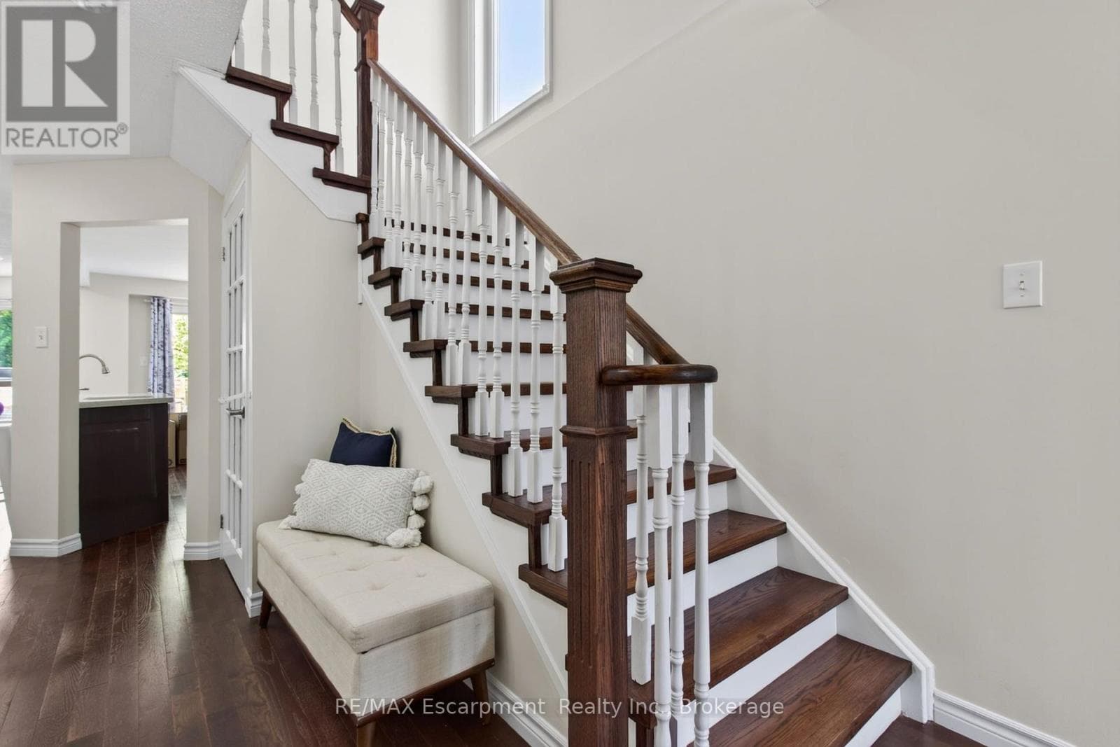 Single Family at 5143 Lampman Avenue, Burlington (Uptown), Ontario - Photo 3 - RE/MAX Garden City Realty