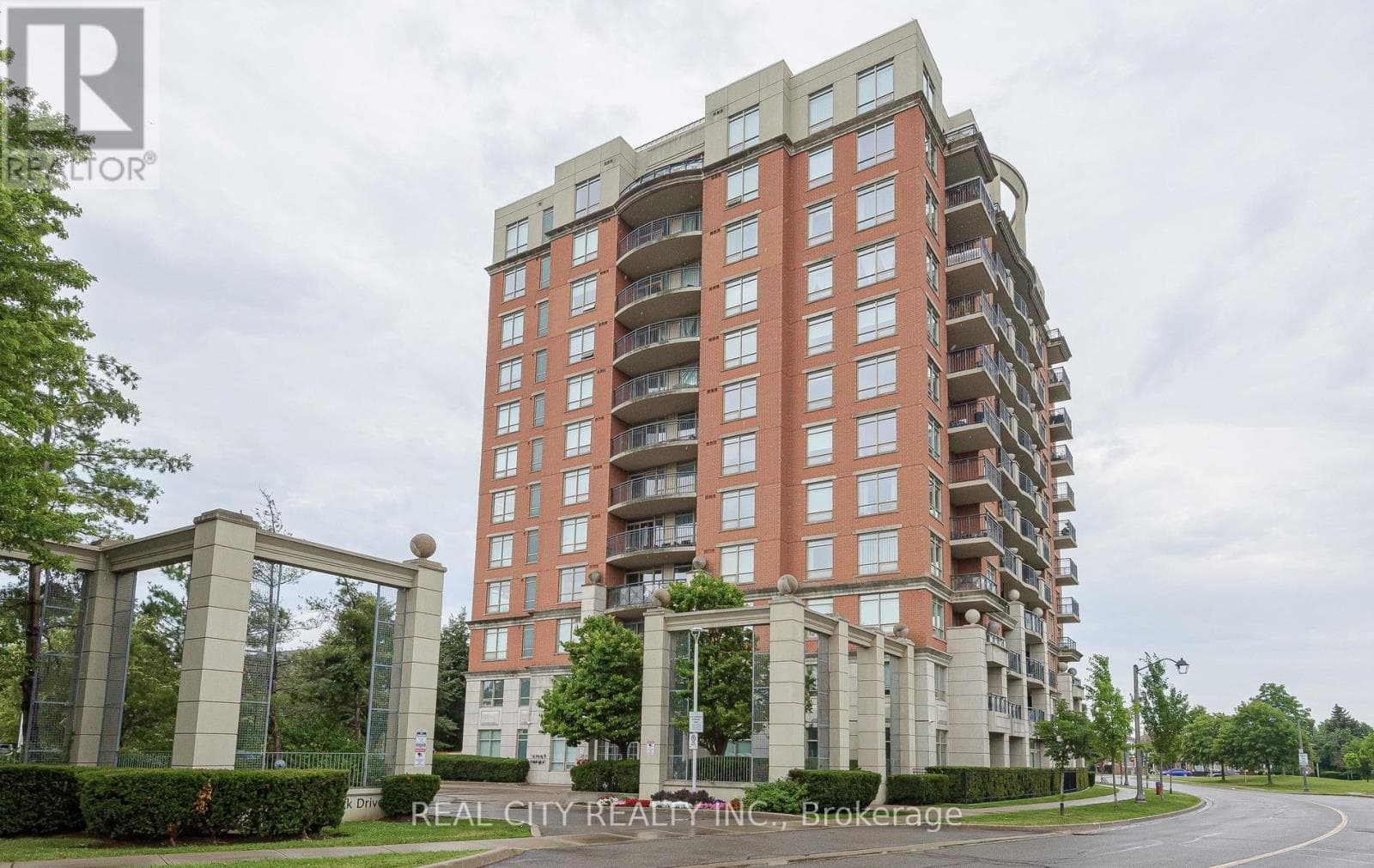 704- 2325 Central Park Drive