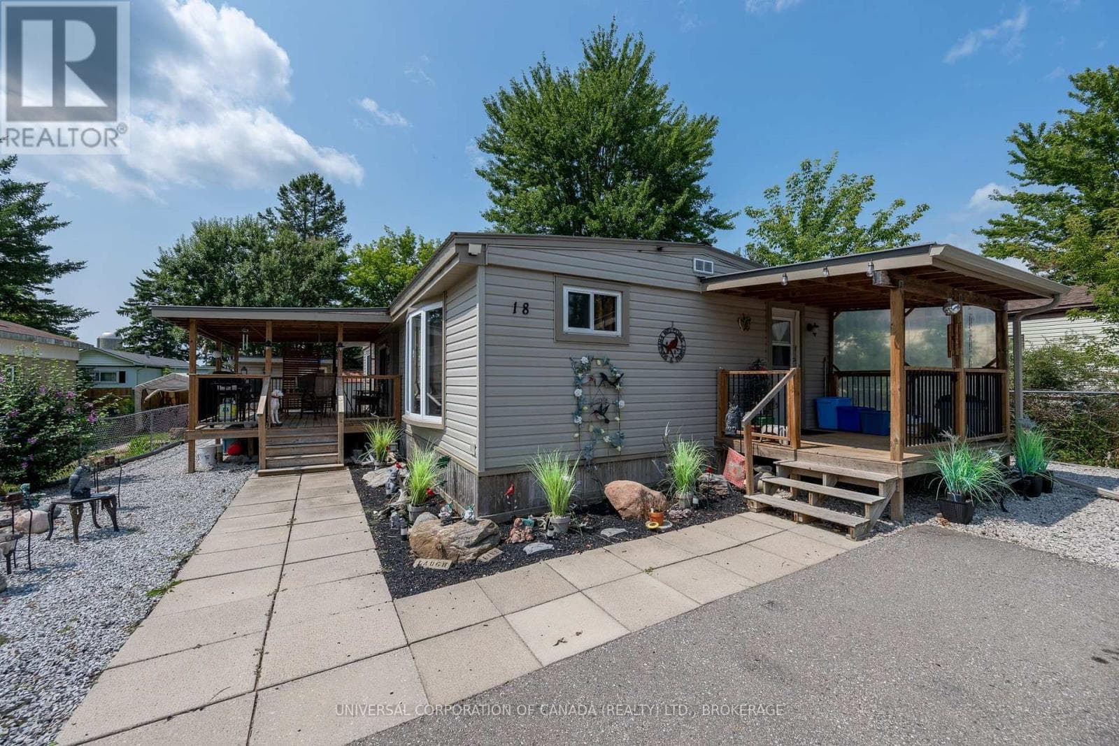 18 pineview Street