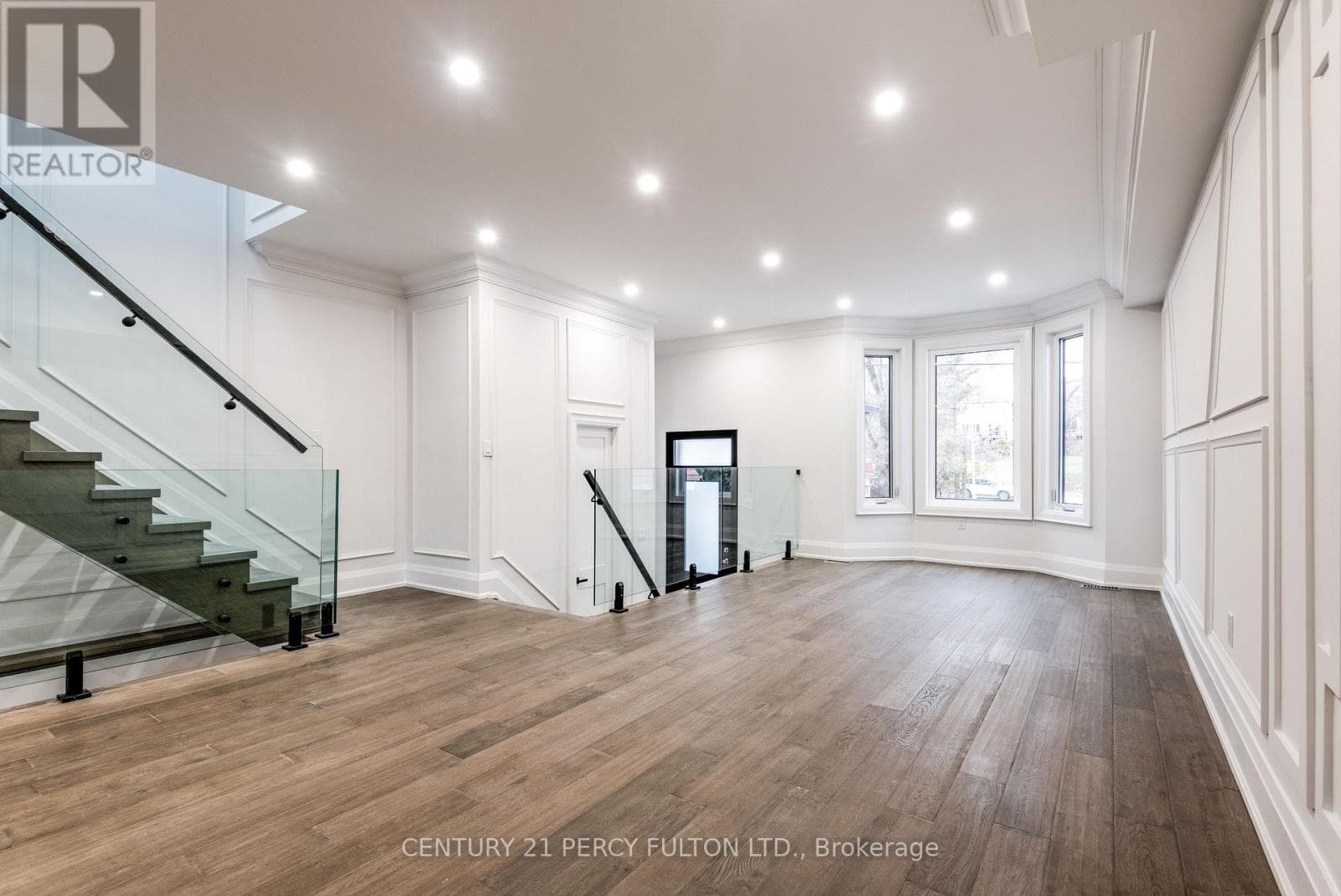 Single Family at 195 Danforth Road, Toronto (Oakridge), Ontario - Photo 5 - RE/MAX Garden City Realty