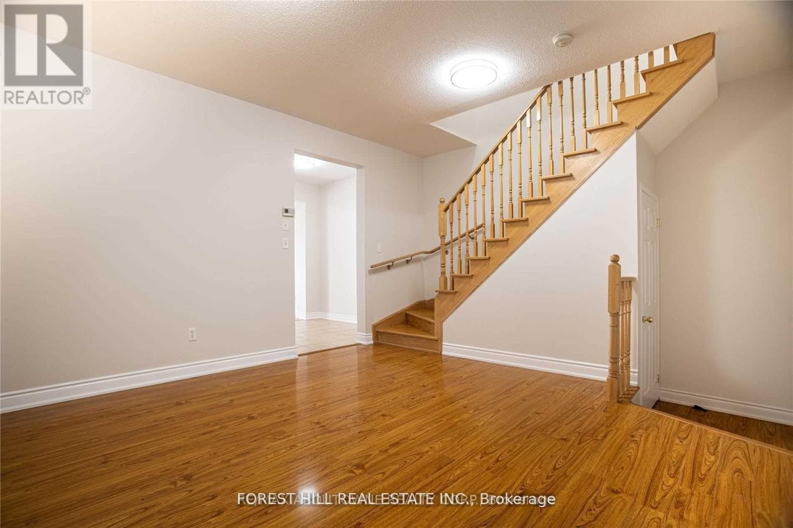 Single Family at 576 Courtney Valley Road, Mississauga (East Credit), Ontario - Photo 6 - RE/MAX Garden City Realty