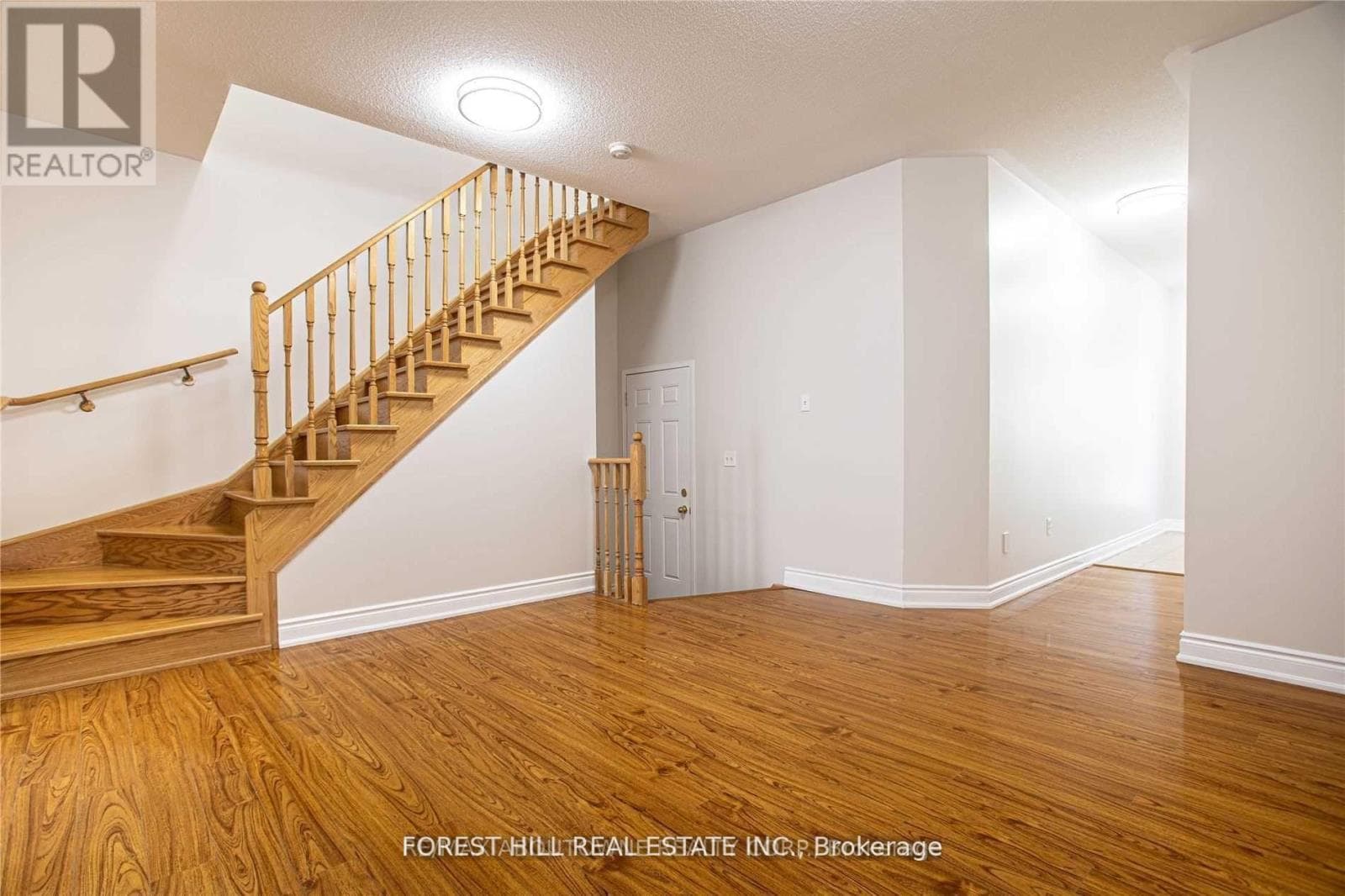 Single Family at 576 Courtney Valley Road, Mississauga (East Credit), Ontario - Photo 8 - RE/MAX Garden City Realty