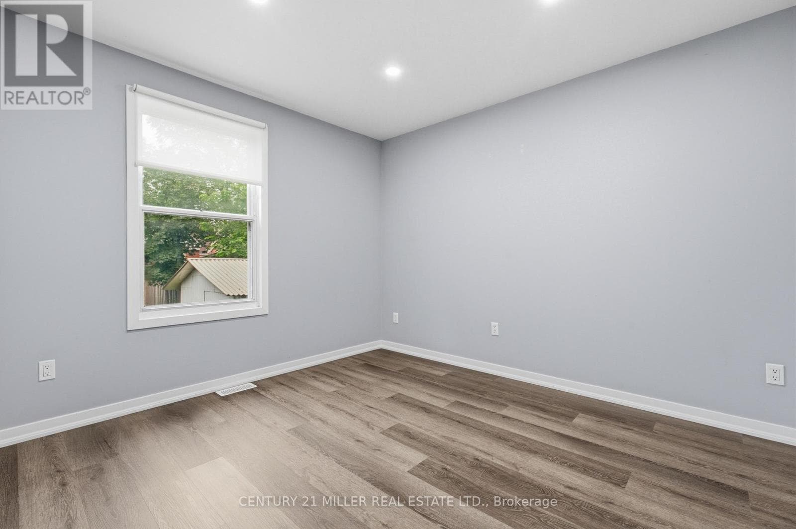 Single Family at Main Floor- 67 East 13th Street, Hamilton (Inch Park), Ontario - Photo 10 - RE/MAX Garden City Realty