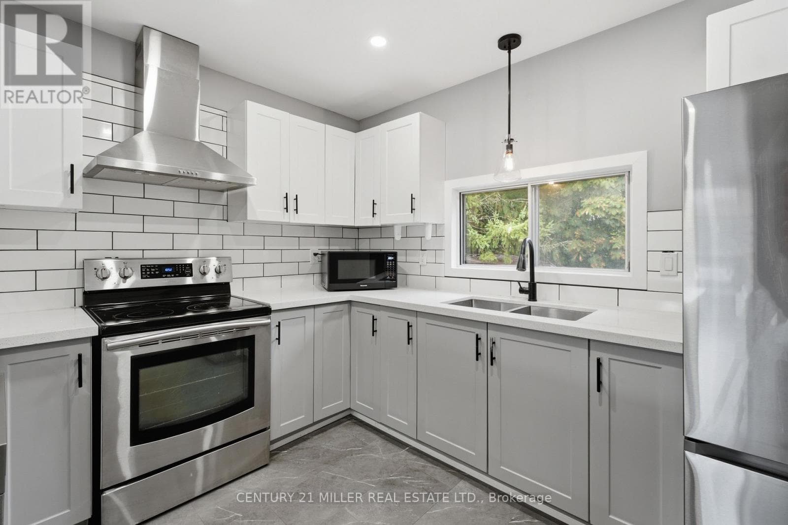 Single Family at Main Floor- 67 East 13th Street, Hamilton (Inch Park), Ontario - Photo 6 - RE/MAX Garden City Realty