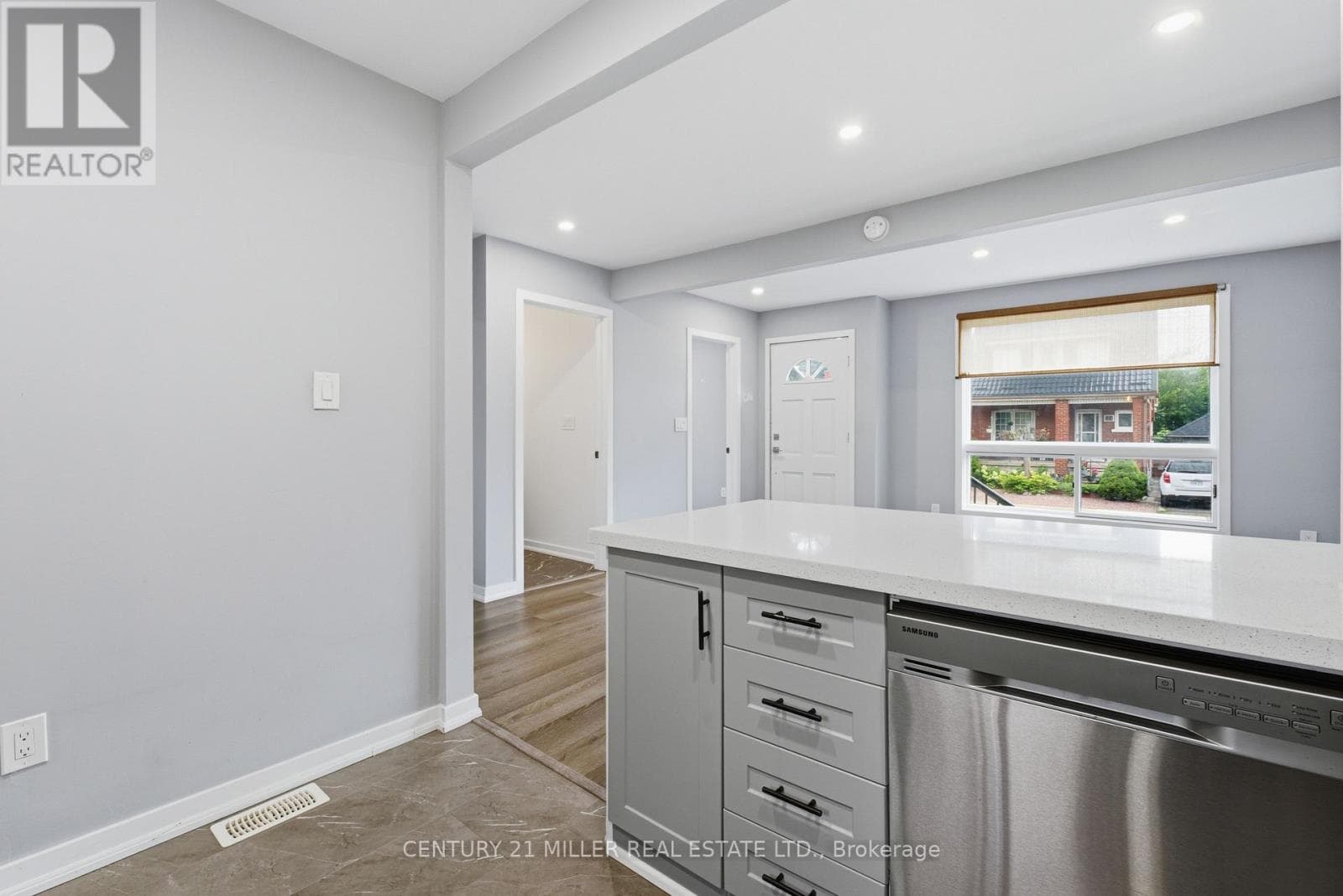 Single Family at Main Floor- 67 East 13th Street, Hamilton (Inch Park), Ontario - Photo 7 - RE/MAX Garden City Realty