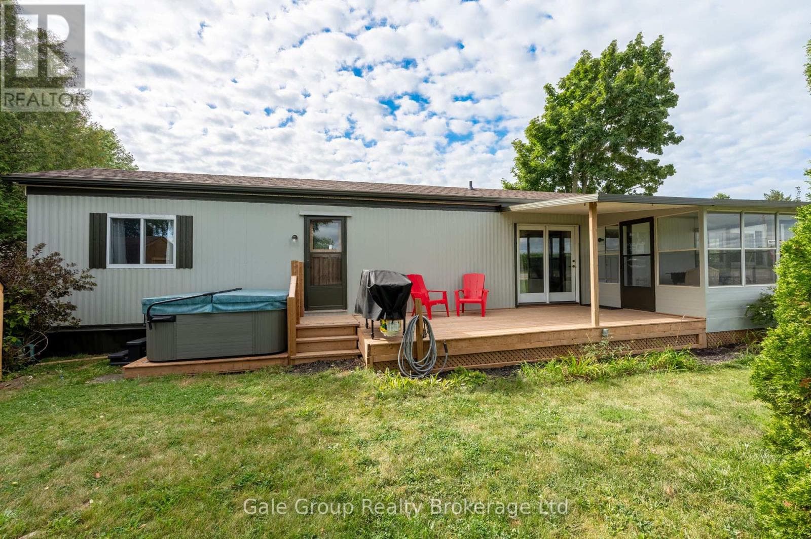 Single Family at 32 Pineview Ave Avenue, Malahide (Lyons), Ontario - Photo 7 - RE/MAX Garden City Realty
