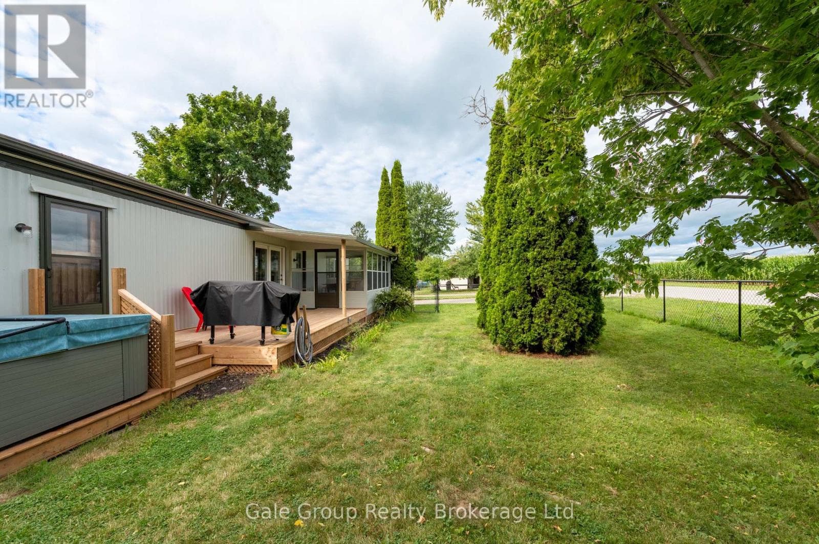 Single Family at 32 Pineview Ave Avenue, Malahide (Lyons), Ontario - Photo 9 - RE/MAX Garden City Realty