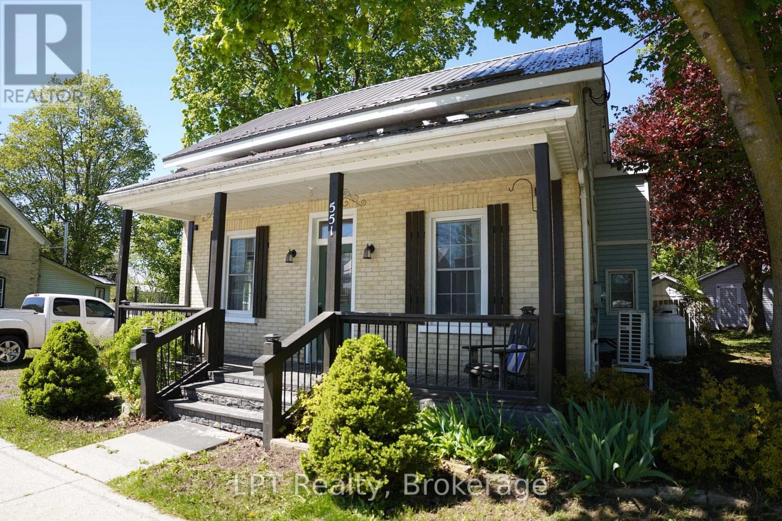 551 Louisa Street