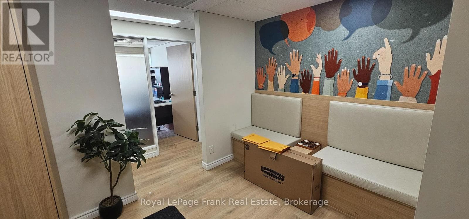 Office at 207- 200 Bond Street, Oshawa (McLaughlin), Ontario - Photo 2 - RE/MAX Garden City Realty