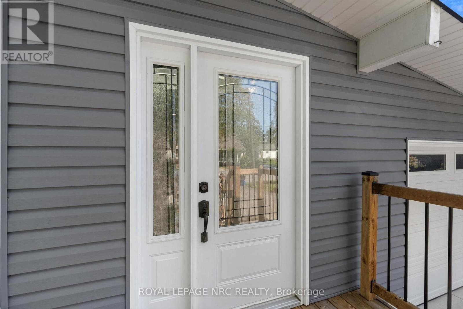 Single Family at 64 Welland Street, Thorold (Thorold Downtown), Ontario - Photo 4 - RE/MAX Garden City Realty