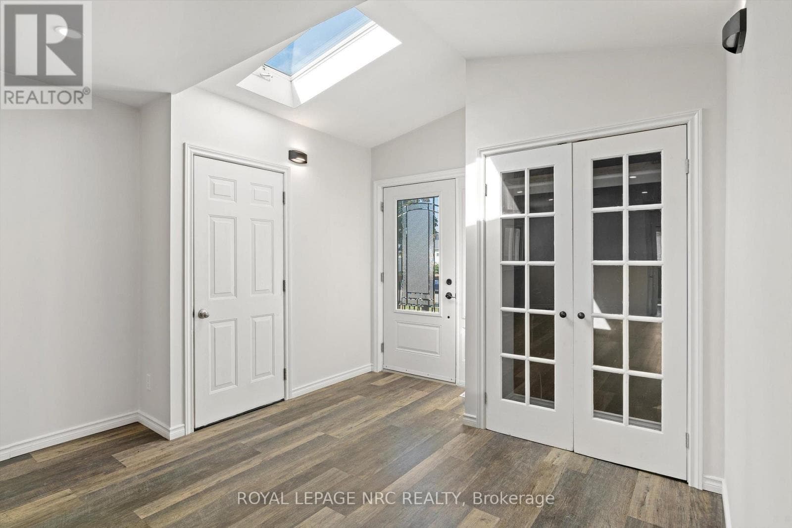 Single Family at 64 Welland Street, Thorold (Thorold Downtown), Ontario - Photo 5 - RE/MAX Garden City Realty