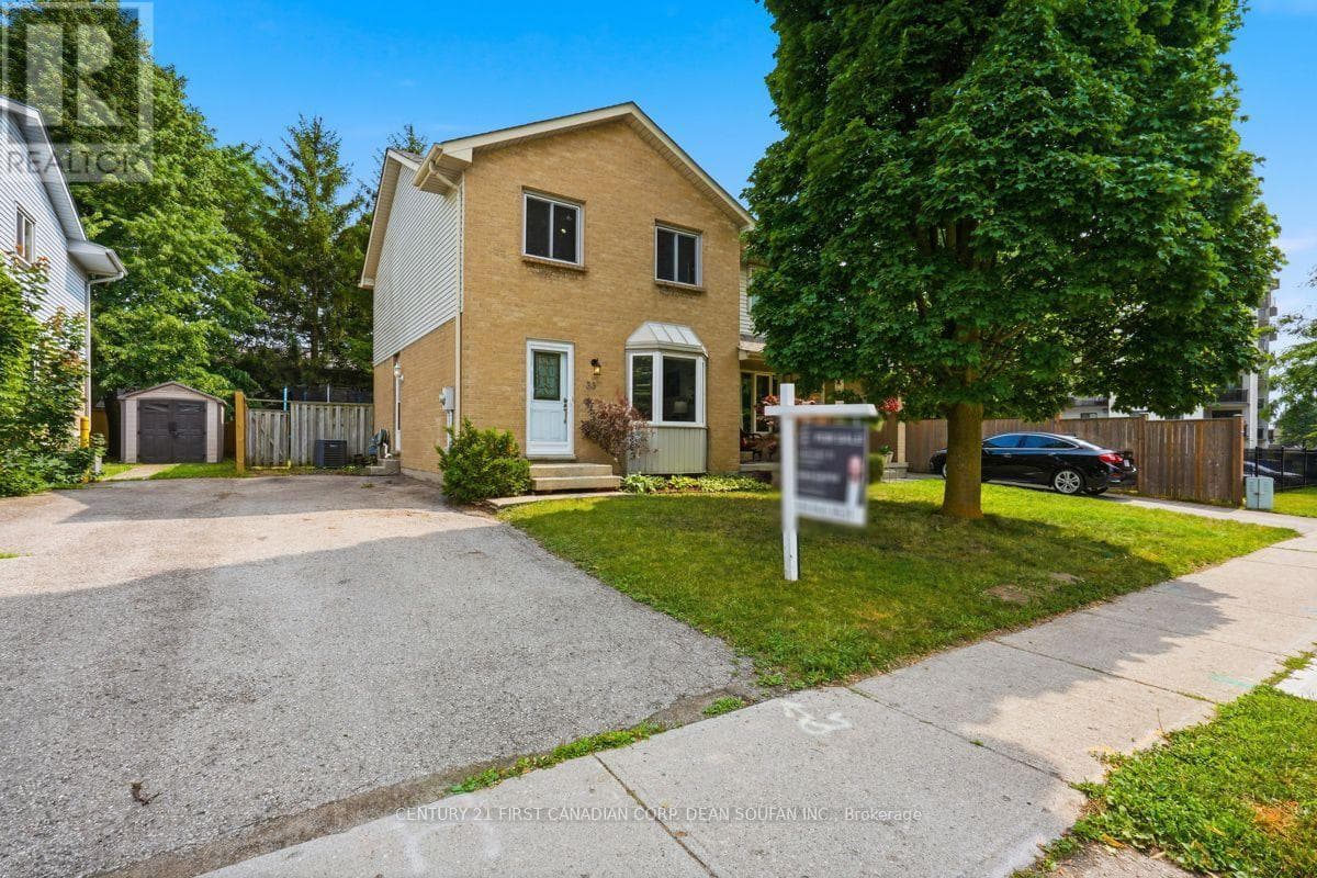 33 Ashley Crescent