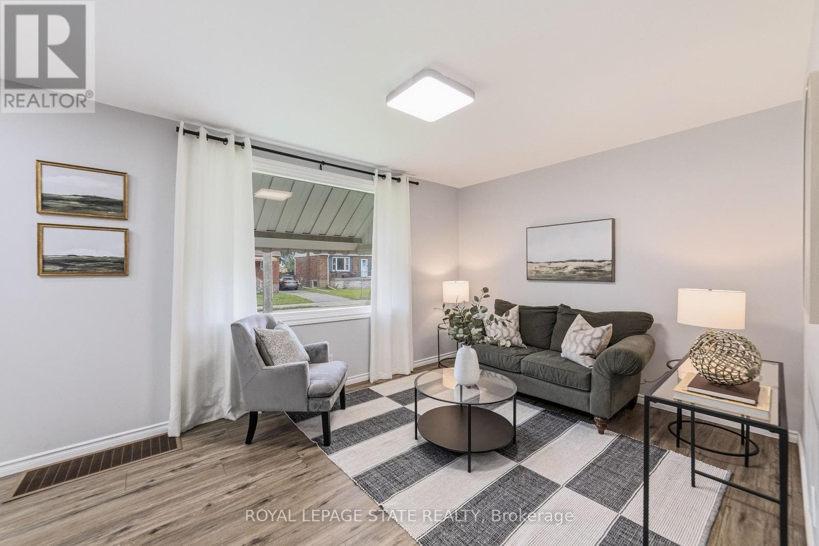 Single Family at 197 East 12th Street, Hamilton (Inch Park), Ontario - Photo 7 - RE/MAX Garden City Realty