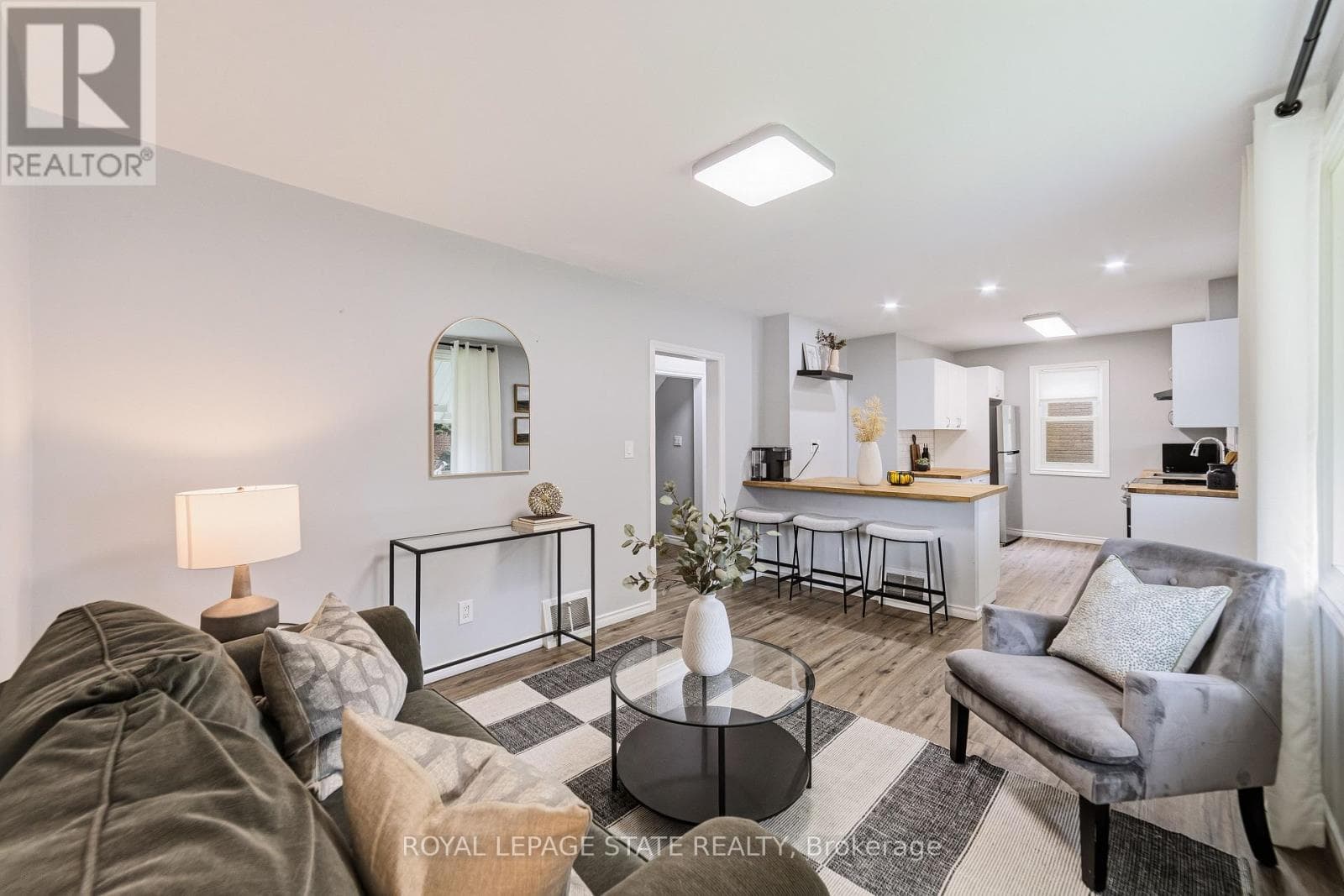Single Family at 197 East 12th Street, Hamilton (Inch Park), Ontario - Photo 8 - RE/MAX Garden City Realty