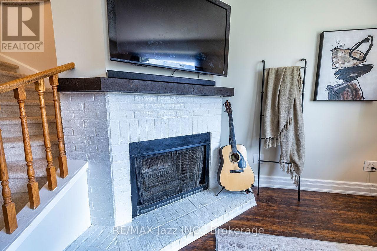 Single Family at 621 Flavelle Court, Pickering (Amberlea), Ontario - Photo 10 - RE/MAX Garden City Realty