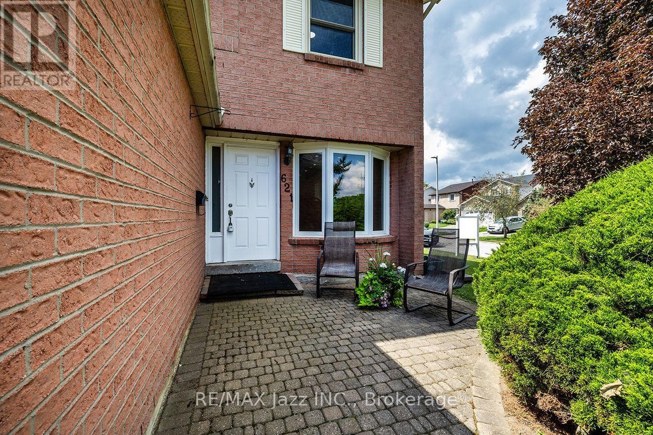 Single Family at 621 Flavelle Court, Pickering (Amberlea), Ontario - Photo 2 - RE/MAX Garden City Realty