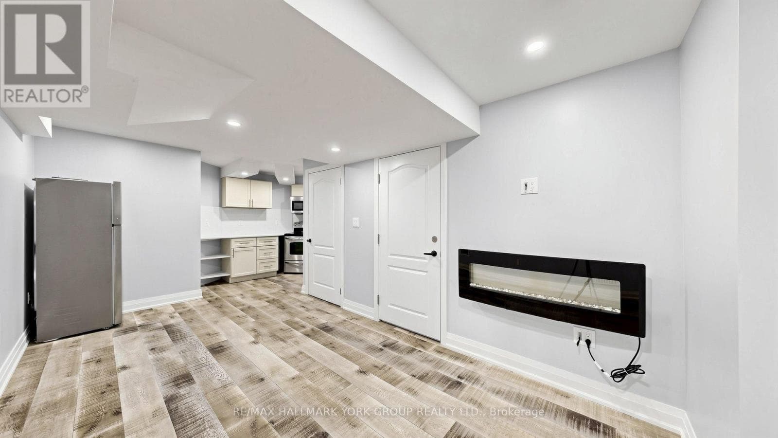Single Family at BSMT- 186 Wainscot Avenue, Newmarket (Woodland Hill), Ontario - Photo 6 - RE/MAX Garden City Realty