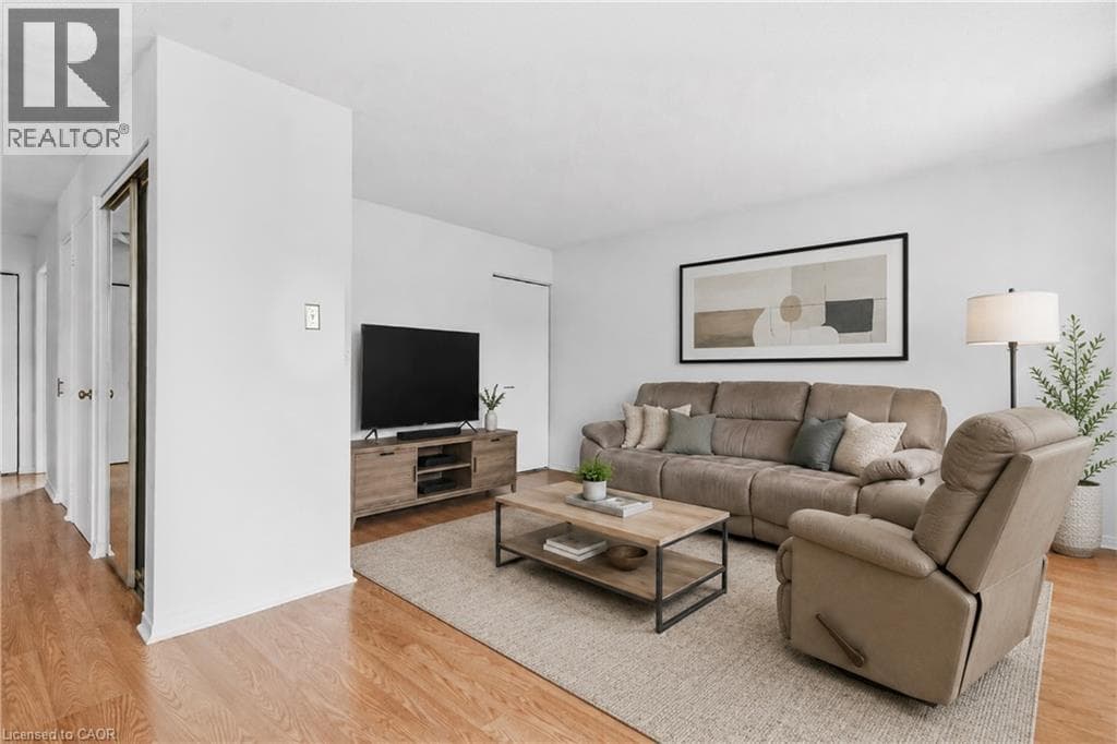 Single Family at 68- 122 BUNTING Road, St. Catharines, Ontario - Photo 5 - RE/MAX Garden City Realty