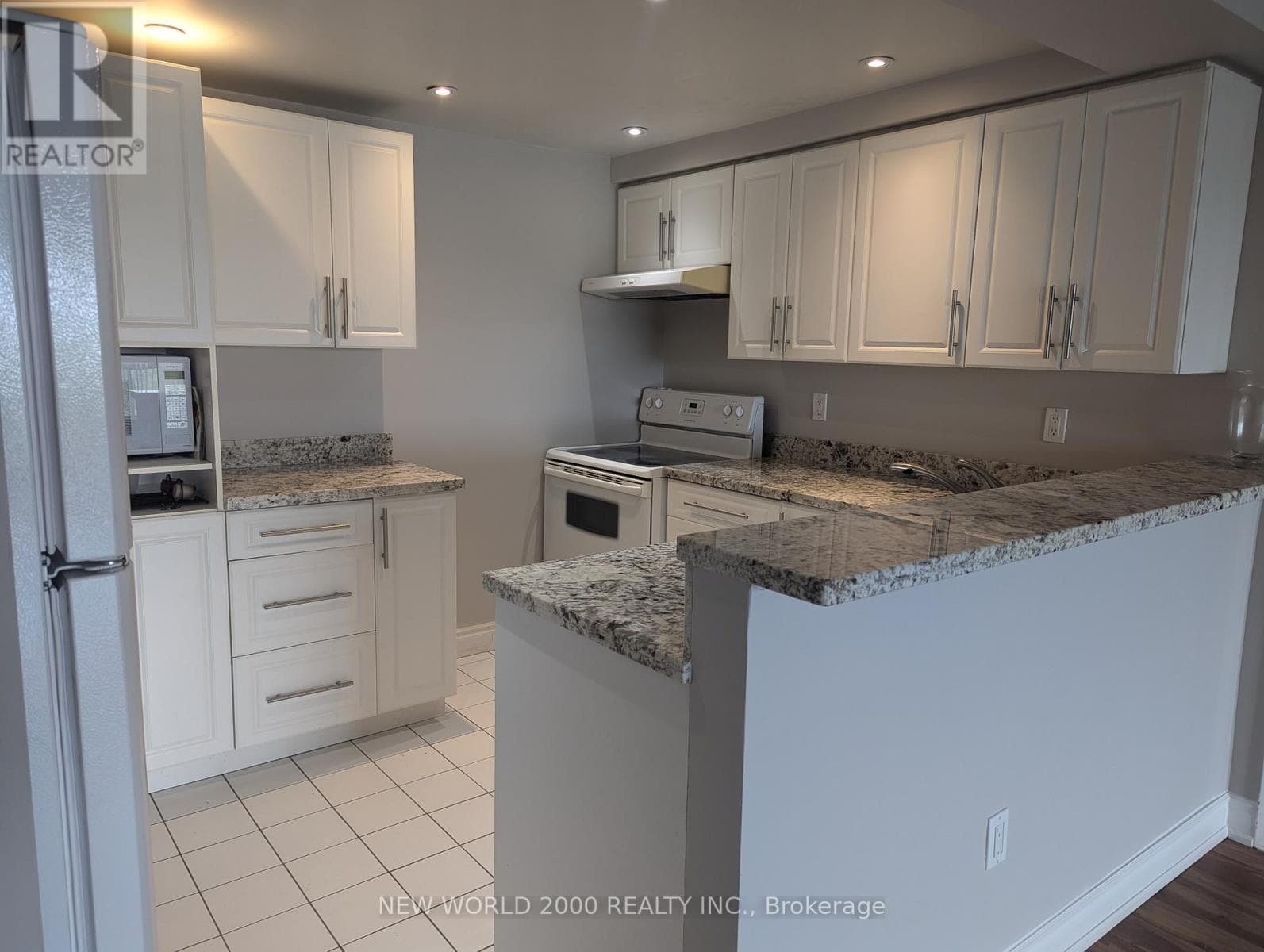 Single Family at 902- 175 Cedar Avenue, Richmond Hill (Harding), Ontario - Photo 8 - RE/MAX Garden City Realty